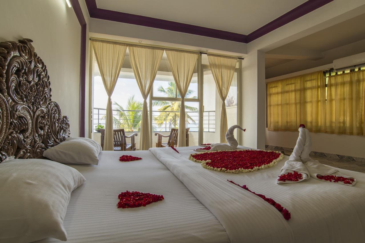 Surya Beach Resort Kovalam Luaran gambar